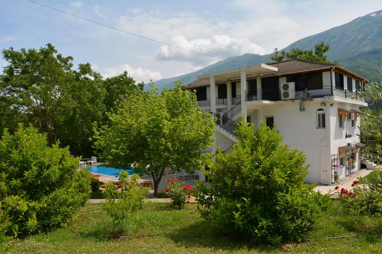 Hotel Aroma Permet Bagian luar foto