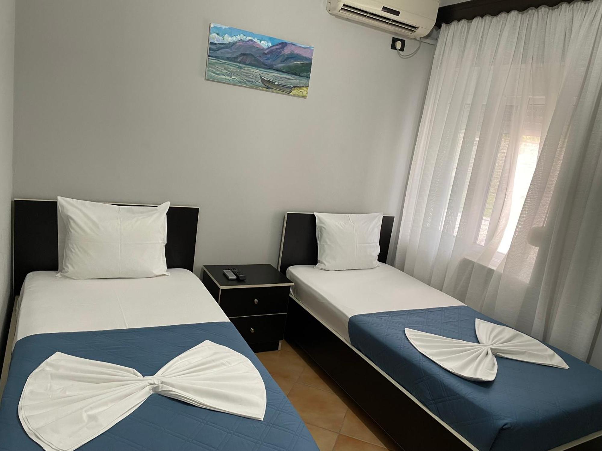 Hotel Aroma Permet Bagian luar foto